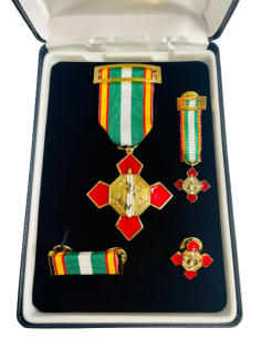 Conjunto Completo Medalla Merito Policial Distintivo Rojo Pensionada 